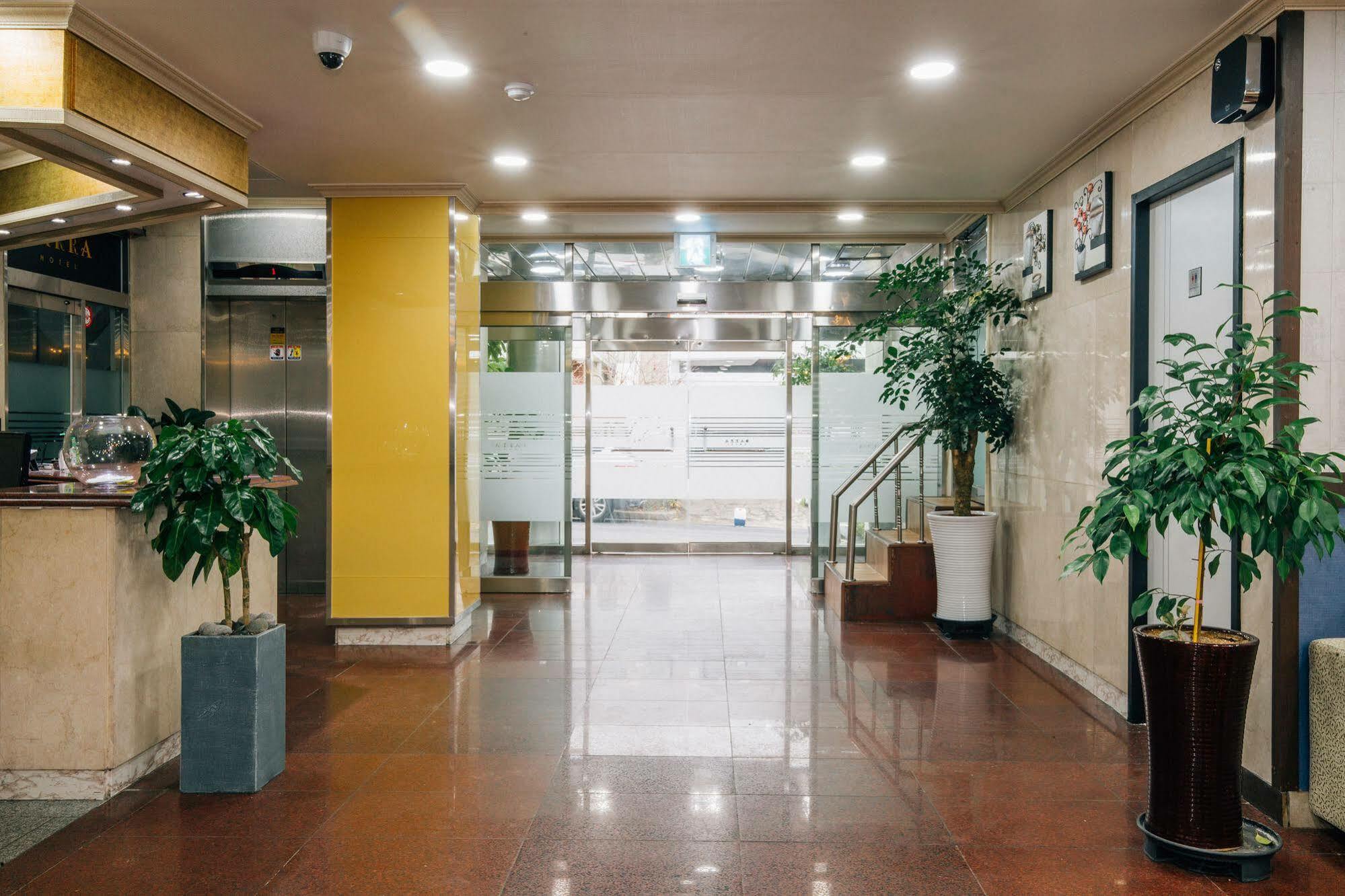 Oakra Hotel Jeju Exterior foto